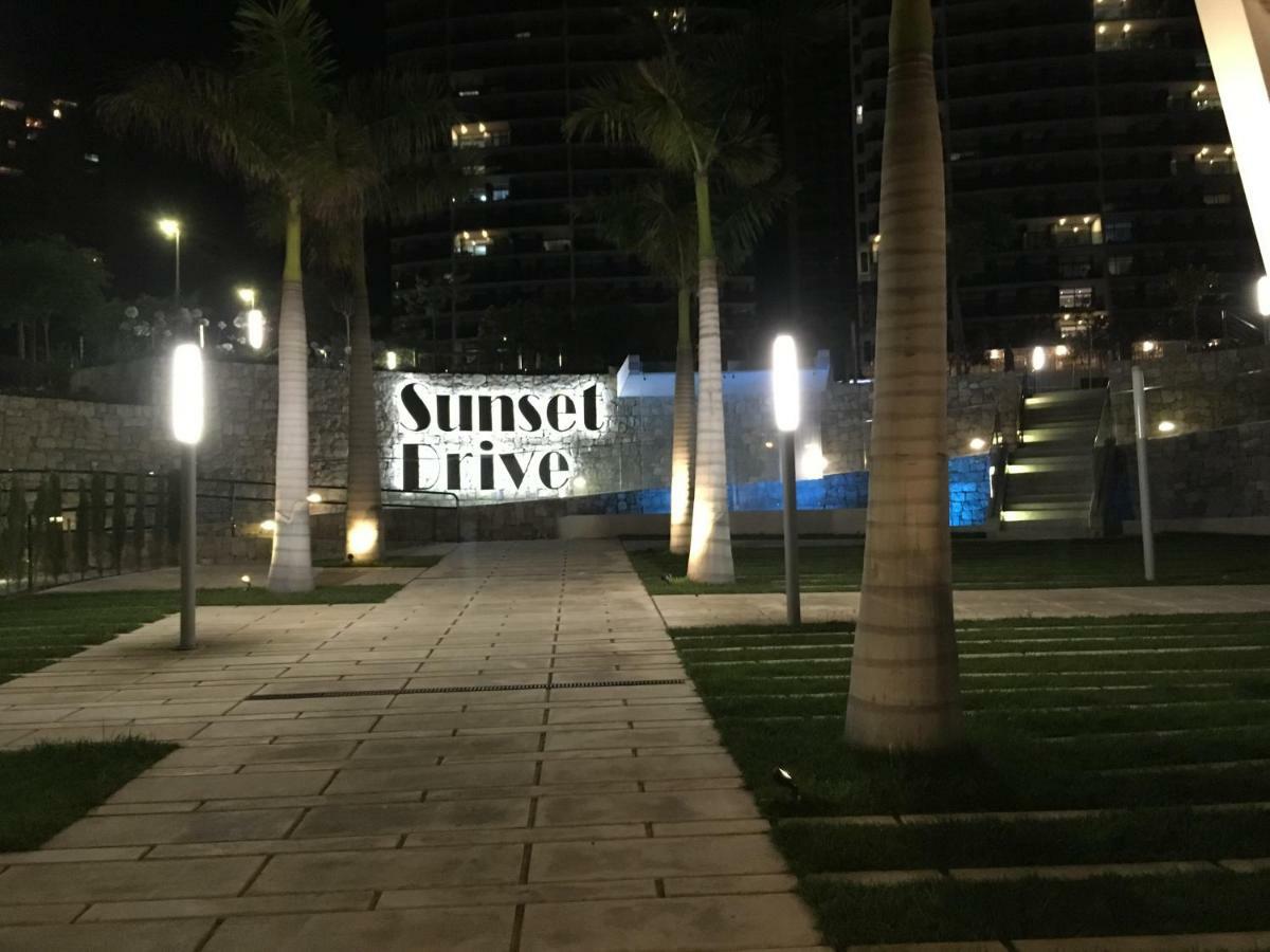 Sunset Drive 90210 Apartment Бенидорм Екстериор снимка